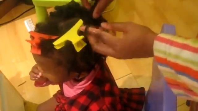 Kids Hairstyles: How to Finger Coil Your Hair смотреть онлайн