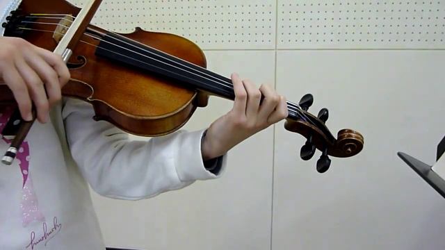 2オクターブスケール　スラーつき смотреть онлайн