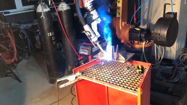 Сварка закладных деталей роботом RH GSK