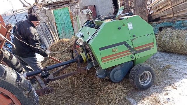 Тюкую сено зимой ?⁉️ . 20 ЯНВАРЯ 2023 год.