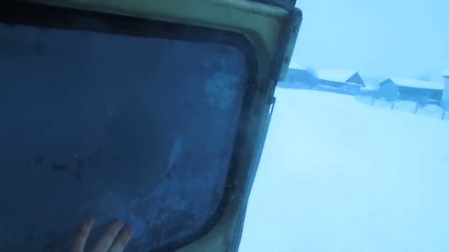 Покатушки на санях зимой))