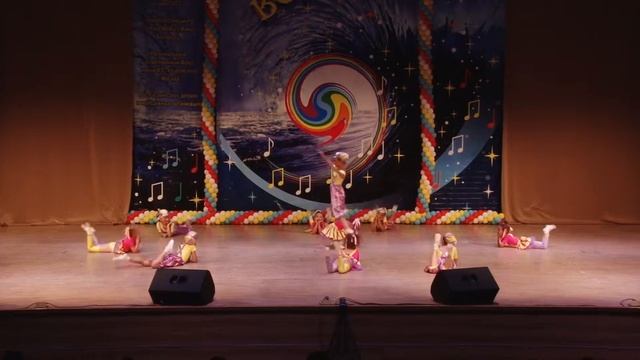 008 Танцевальный современный коллектив «Искорки» спортивного клуба «MARYQUEEN» «Веселые человечк смотреть онлайн