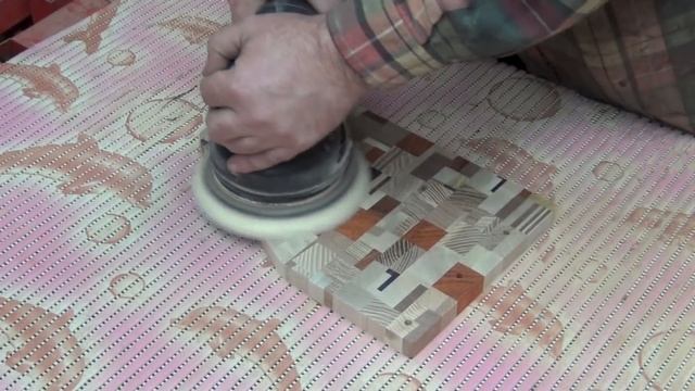 Making a cutting board rack (Изготовление подставки под разделочные доски) смотреть онлайн