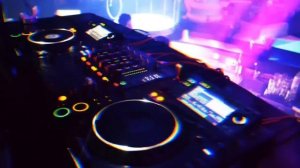 У неё есть парень, но походу он лох якак мистер блэк стар рокаю BAPE STA speed up