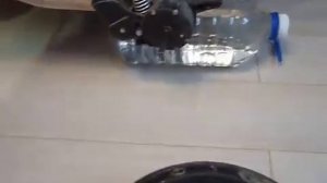 Снимаем колесо с детской коляски