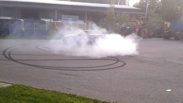 Boost Hooligans - Ford P100 turbo try to burn some rubber смотреть онлайн