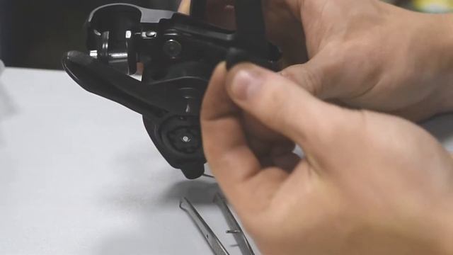 Как поменять тросик переключения скоростей на велосипеде? | КАК ДОСТАТЬ СТАРЫЙ ТРОСИК ИЗ ШИФТЕРА? смотреть онлайн