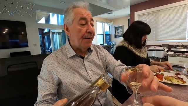 День Благодарения - Гарик и Курочка у нас в гостях - часть 1 смотреть онлайн