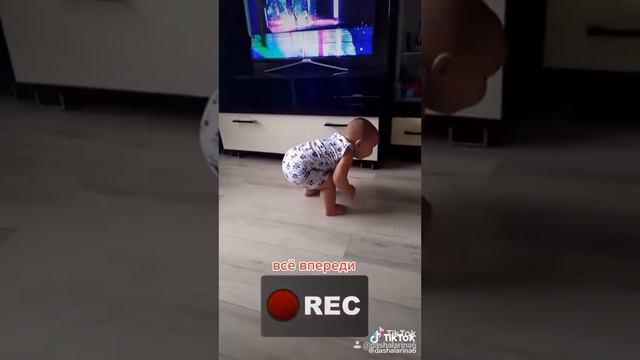 Танцующий малыш смотреть онлайн