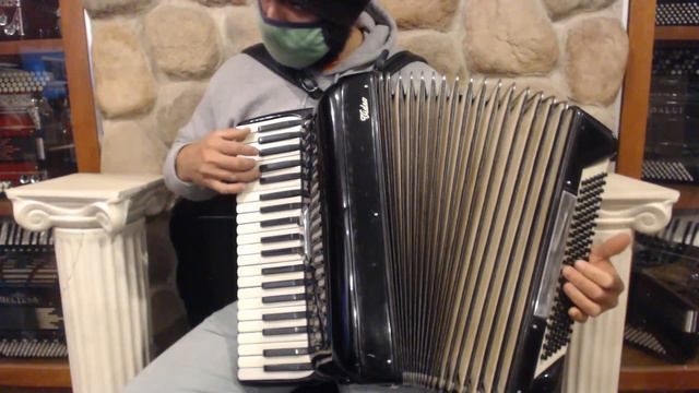 6103 - Black Crucianelli Video Piano Accordion LM 41 120 $699 смотреть онлайн