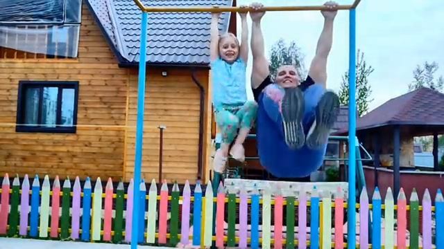 СГИБАНИЯ БЕДРА В ВИСЕ НА ПЕРЕКЛАДИНЕ. смотреть онлайн