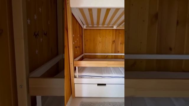 Двухъярусные детские кровати из массива сосны. смотреть онлайн