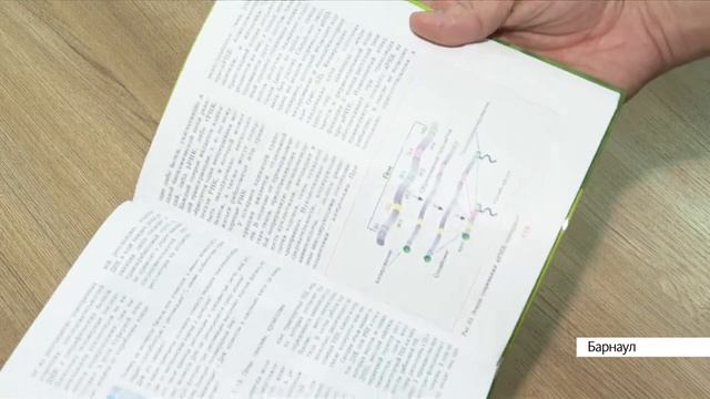 Больше 280 млн рублей выделило Минобрнауки на новые учебники в 2021 году смотреть онлайн