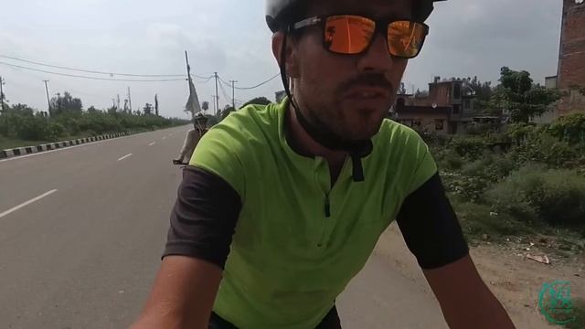 1500 kms to happiness - Day 18 - sleepless in India смотреть онлайн