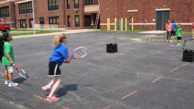Kids Tennis Clubs: Tennis Games (5 of 8) смотреть онлайн
