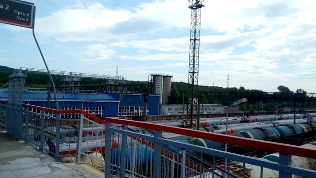 Станция Горячий ключ вид с эстакады Goryachy Klyuch station view from the overpass 天桥的高里奇克柳奇站视图 смотреть онлайн