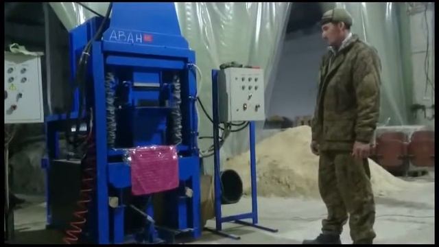 Станок для производства лего-кирпичей смотреть онлайн