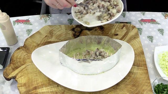 Сельдь в шубке. Селёдка под шубой. Лучшая сельдь под шубой. смотреть онлайн