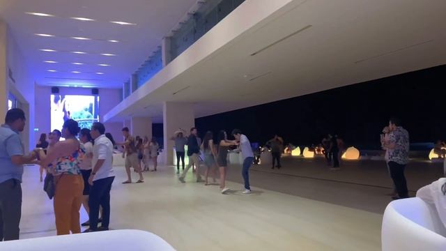 Сегодня в клубе были танцы . Barcelo Grand Resort. 5-й вечер нашего отдыха. смотреть онлайн