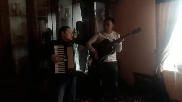 Озбекстанда Каражантак айылында сыйда Мирбек укам менен дуэт смотреть онлайн