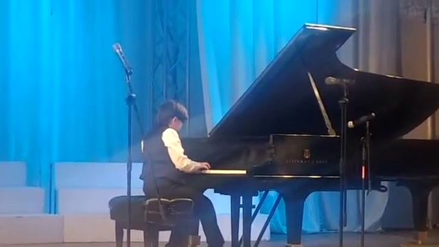 Р. Шуман "Фантастический танец" Сидельников Кирилл. смотреть онлайн