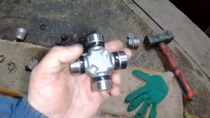 Замена крестовины на митцубиси паджеро.