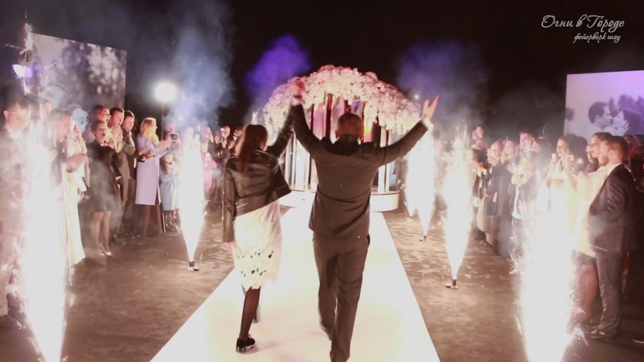 Фейерверк под музыку заказчика. Парковый салют от Огни в Городе смотреть онлайн