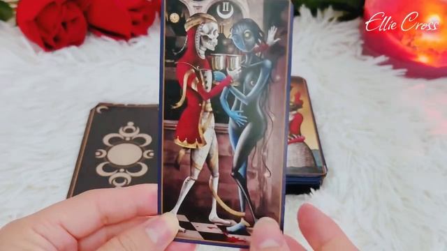 DEVIANT MOON TAROT ?? Reseña en Español ? Ellie Cross смотреть онлайн