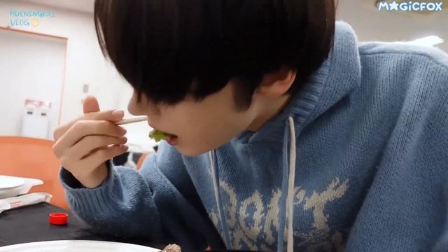 [RUS.SUB] [TXT-LOG] Хюнин Кай в Японии | Как Проходит Наш Тур? Будни Хюнин Кая ?✨