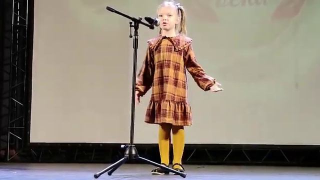 Агния Барто "Медвежонок невежа". Читает Алена Булашева, 5 лет. смотреть онлайн