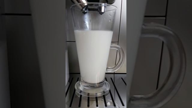 DeLonghi Dinamica Ecam 350.75 Making Latte Macchiato Coffee Machine Automatic Review смотреть онлайн