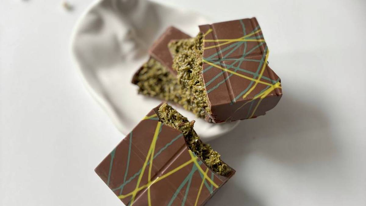 Большая плитка дубайского шоколада смотреть онлайн