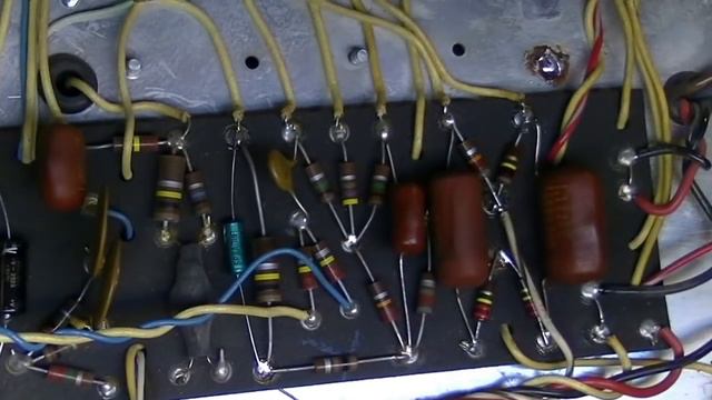 Fender's Best Vintage Amp Value? - 1969 Bandmaster Reverb Service & DEMO смотреть онлайн