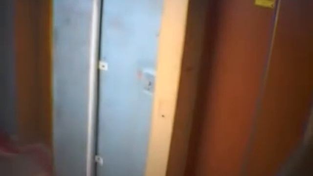 Парень режет кабель интернета в Павлодаре смотреть онлайн