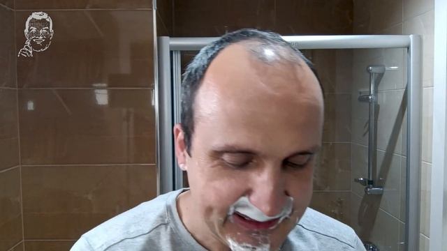 Uygun fiyatlı üç bıçaklı tıraş makinesi: Gillette Sensor 3 смотреть онлайн