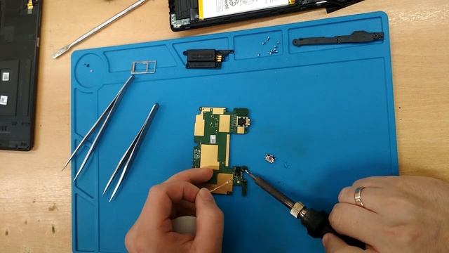 Lenovo Tab4 7 TB-7504X Замена разъема зарядки смотреть онлайн