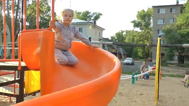 Panasonic HDC-SD800 - Алиса в гостях у Юли. Рошаль. смотреть онлайн