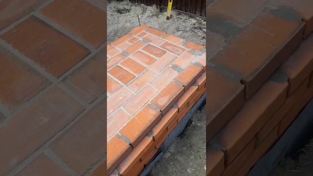 Рабочие моменты печника.Подготовка основания цоколя под мангал-барбекю. смотреть онлайн