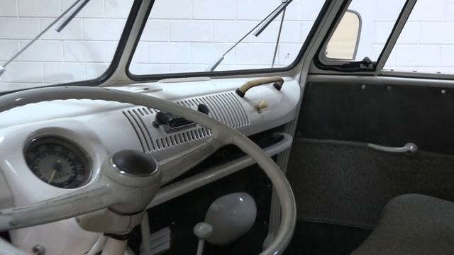 Volkswagen T1 Bus | Extensively restored | Good condition | 1965 -VIDEO- www.ERclassics.com смотреть онлайн