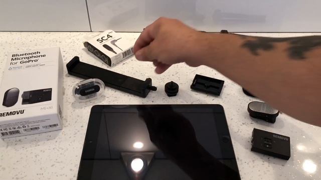 Wireless Microphone Connected To Any Tablet Or IPad смотреть онлайн