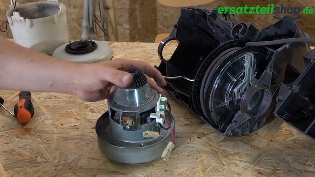 Dyson öffnen Kohlebürsten Staubsauger tauschen смотреть онлайн