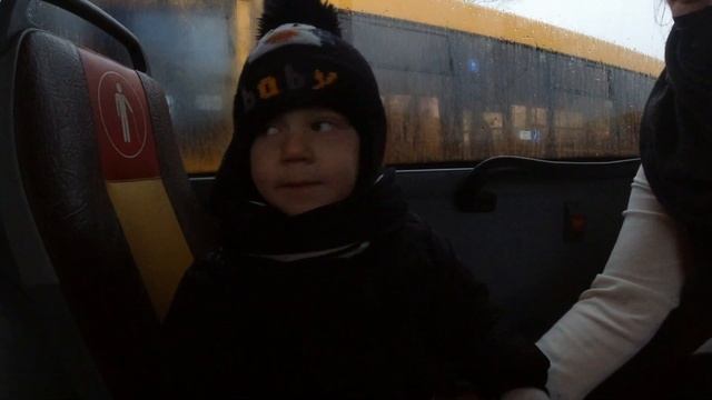 Водитель автобуса подарил подарок пассажиру! Клаааасс! смотреть онлайн