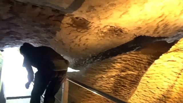 Exploring ANCIENT Glowworm Caves | Waitomo (Lost World) New Zealand Travel Vlog 2018 (SB60) смотреть онлайн