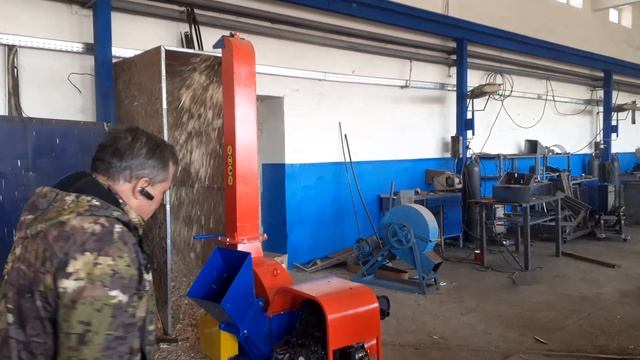 Утилизатор дерева У650 с ДВС 27 л.с смотреть онлайн