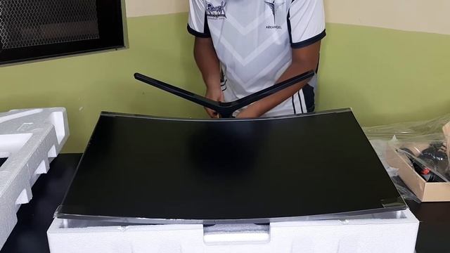 Samsung Curved Gaming Monitor смотреть онлайн