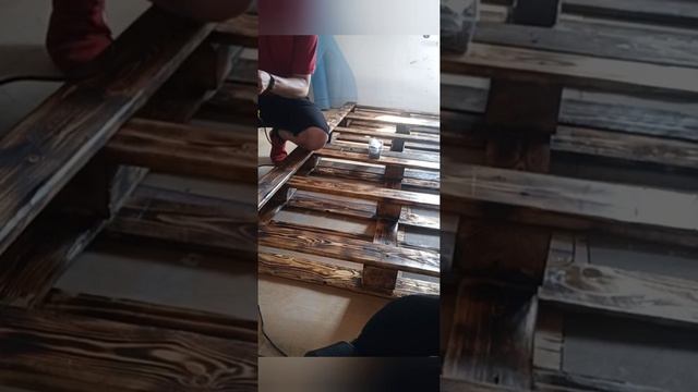Кровать из поддонов (Pallet Bed)