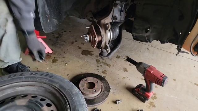 cómo cambiar pernos o birlos de Nissan Sentra 2007-2012 Nissan Sentra wheel stud replacement смотреть онлайн