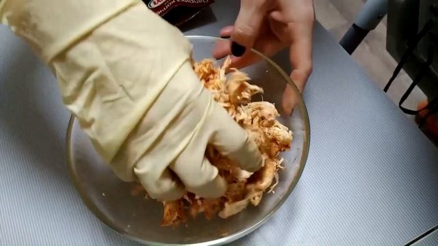 Овощи на гриле с сочной куриной грудкой, грибами и копчёной паприкой. смотреть онлайн