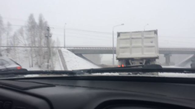 Машина врезалась в столб. Челябинск смотреть онлайн