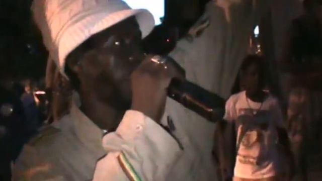 EDDIE FITZROY THRILLS EMANCIPATION PARK AT TRIBUTE TO MARCUS GARVEY AUG.17TH 2012 смотреть онлайн